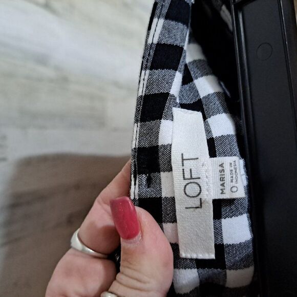 Loft by Ann Taylor Cropped Pants - Picture 4 of 4